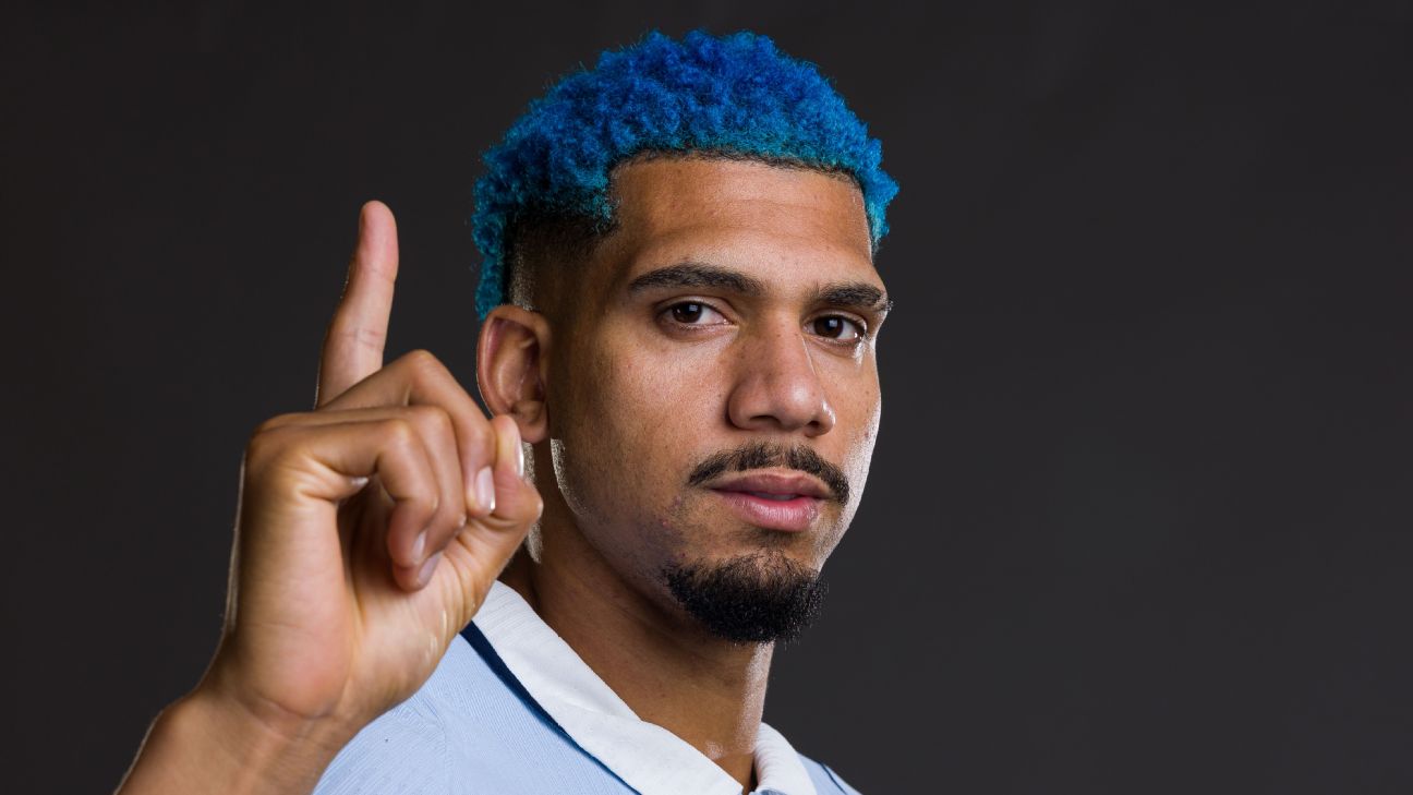 努涅斯提前曝光阿劳霍加盟利物浦,转会官宣尚未落地